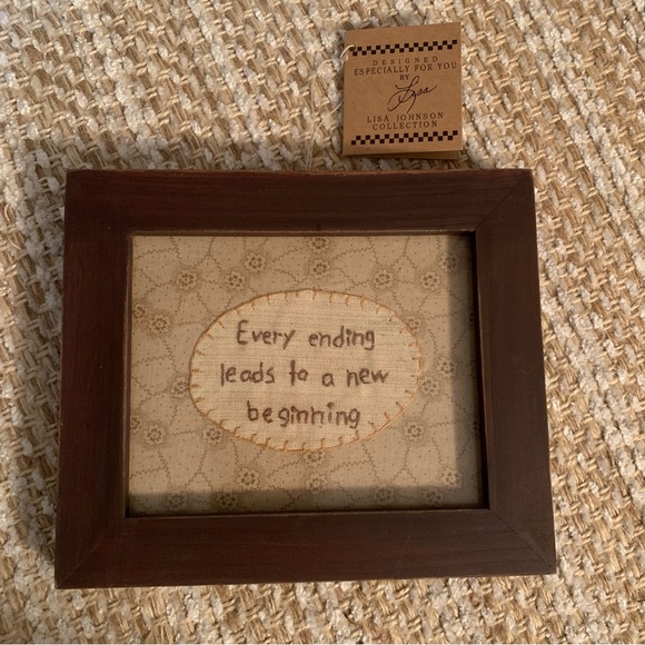 Lisa Johnson Collection Framed Embroidered VTG Inspired Wall Decor Plaque NWT - Picture 2 of 5